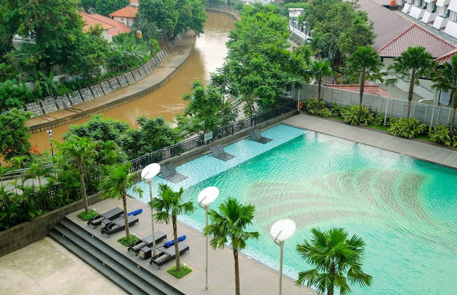 Best Emerald Studio Room Apartment at Capitol Park Residence - Foto 30