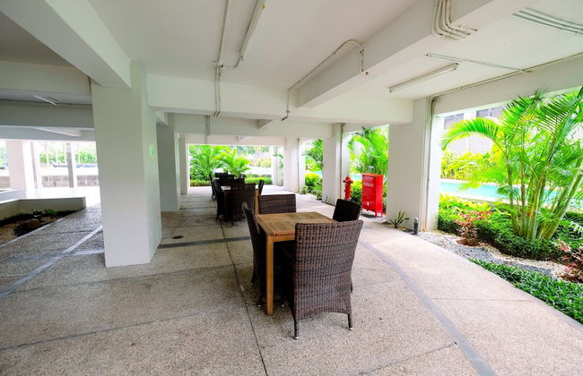 Best Emerald Studio Room Apartment at Capitol Park Residence - Foto 2