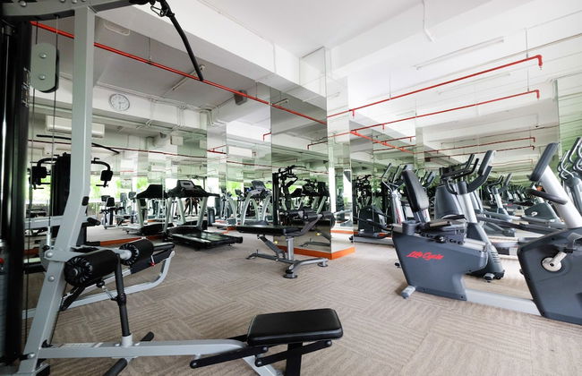 Best Emerald Studio Room Apartment at Capitol Park Residence - Foto 18