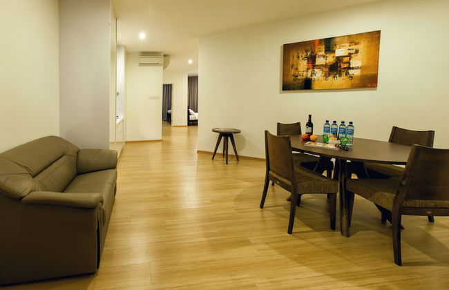 Luxfort 118 Service Suites - Photo 15