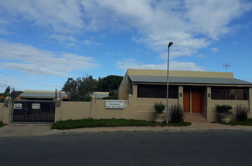 Photo 25 - Tourist Lodge Gansbaai