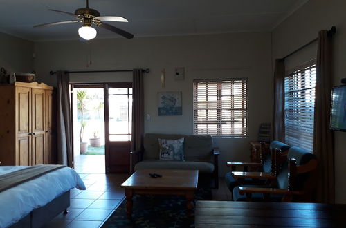 Photo 10 - Tourist Lodge Gansbaai