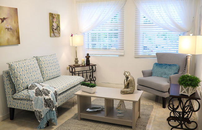 New Kingston's Deluxe Apartment - Photo 12