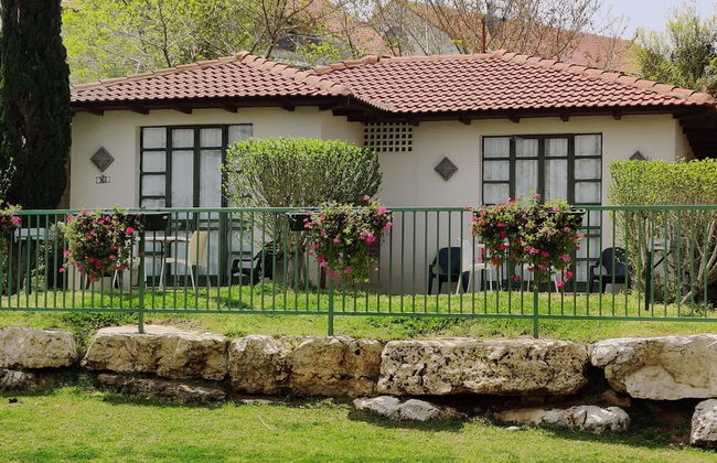 Shoresh Green Hills Family Suites Hotel - Photo 1
