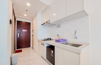 Foto 3 - Elegant And Stylisth Studio At Sky House Bsd Apartment