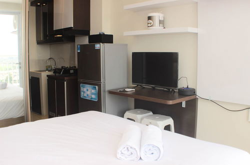 Photo 2 - Nice And Elegant Studio Apartment At Mustika Golf Residence