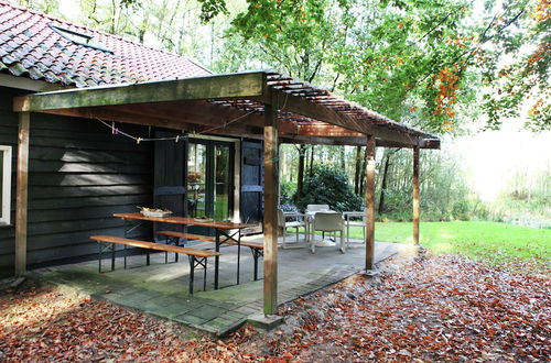 Foto 15 - Lovely Holiday Home in Rheezerveen, in the Woods of Estate