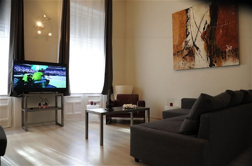 Foto 14 - Budapest Easy Flats- Operetta Lux Apartment