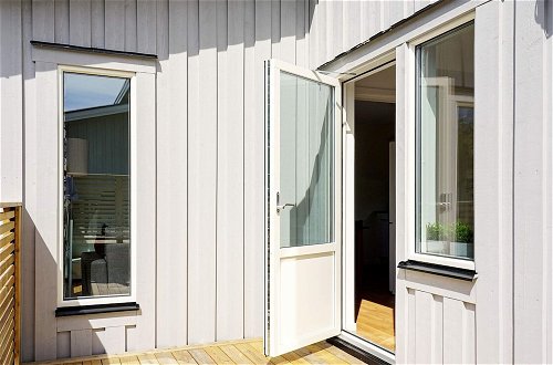 Photo 1 - 5 Person Holiday Home in Stromstad