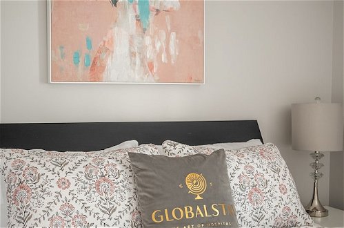 Photo 57 - GLOBALSTAY. Elegant Downtown Apartments