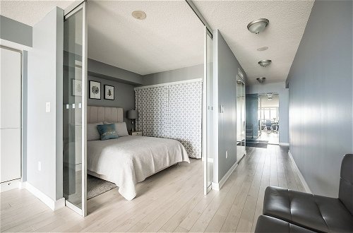 Photo 33 - GLOBALSTAY. Elegant Downtown Apartments