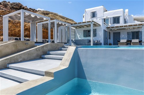 Photo 11 - Mykonos Big Blue Villas & Suites At The Seaside