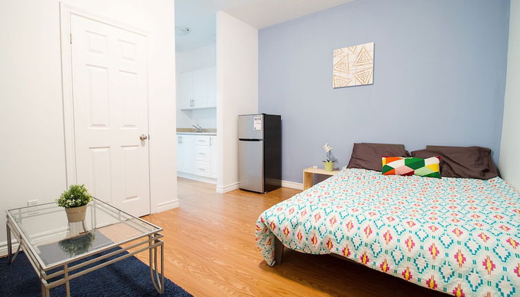 Photo 1 - 2 Bedroom Apartment near Kensington Market - Unit 9