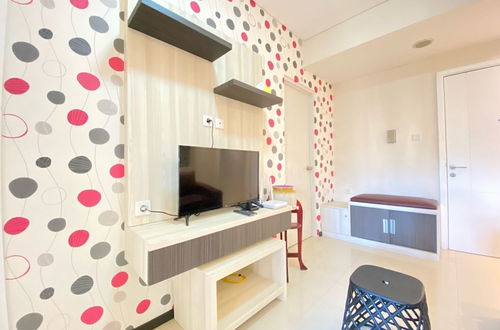 Photo 14 - Cozy And Serene 2Br Apartment At Parahyangan Residence