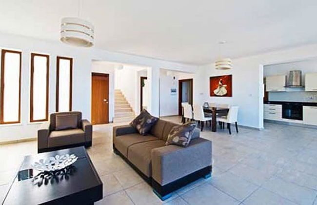 Coordinates are : 35.3480640, 33.5800703, Seacliff Villa, North Cyprus - Foto 15