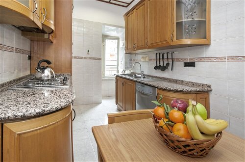 Photo 13 - Captivating Apartment in Rome Center Sleeps 8 pax