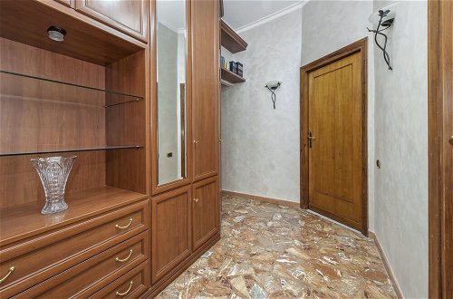 Photo 9 - Captivating Apartment in Rome Center Sleeps 8 pax