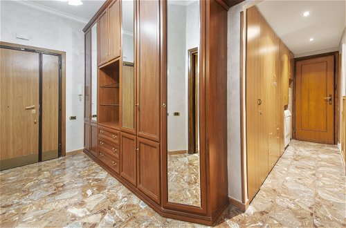 Photo 22 - Captivating Apartment in Rome Center Sleeps 8 pax