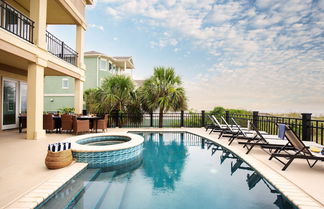 Foto 1 - Lido by Avantstay Oceanfront Home w/ Pool, Hot Tub, Game Room & Gorgeous Views