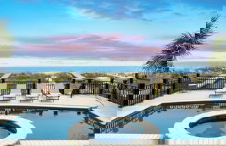 Foto 2 - Lido by Avantstay Oceanfront Home w/ Pool, Hot Tub, Game Room & Gorgeous Views
