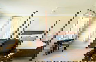 Photo 3 - Lido by Avantstay Oceanfront Home w/ Pool, Hot Tub, Game Room & Gorgeous Views