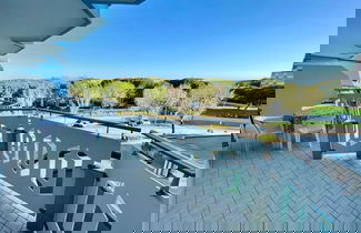 Foto 1 - Sea Front Apartment in a Residence With Pool
