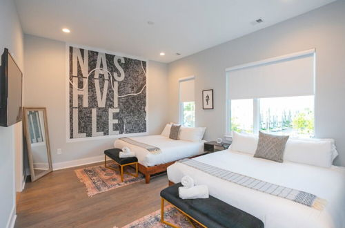 Photo 23 - Franklin by Avantstay Trendy Townhouse in Great Location w/ Private Roof Top Patio