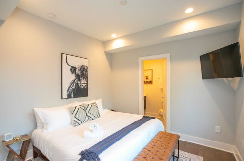 Photo 20 - Franklin by Avantstay Trendy Townhouse in Great Location w/ Private Roof Top Patio