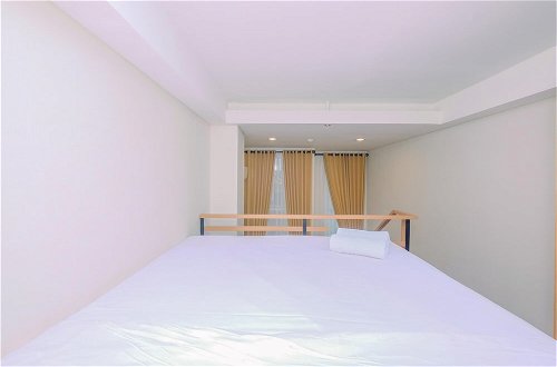 Photo 3 - Elegant And Comfy Studio Loft Apple 1 Condovilla Apartment