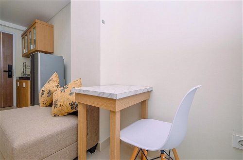 Photo 8 - Elegant And Comfy Studio Loft Apple 1 Condovilla Apartment