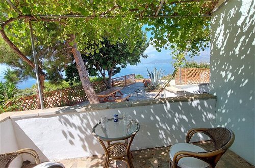 Foto 11 - Beautiful House Located on a Hill in Samos Island, 400 m From an Organized Beach