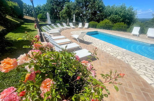 Photo 65 - Pool and Jacuzzi - Charming Villa in Umbria - Sleeps 24 - Lake View