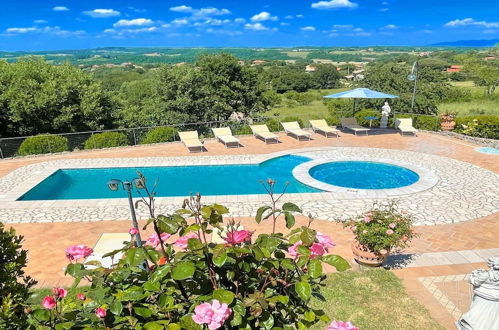 Photo 55 - pool and Jacuzzi - Charming Villa in Umbria