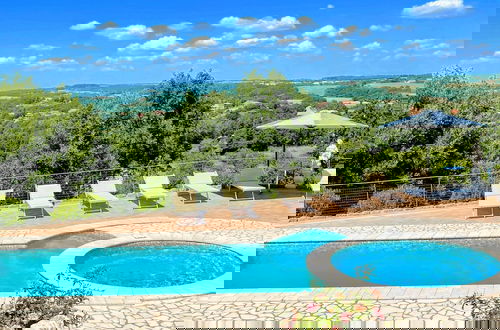 Foto 76 - Pool, Jacuzzi and Events Room - Charming Villa in Umbria - Sleeps 24 - Lake View