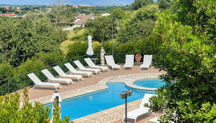 Photo 1 - Pool and Jacuzzi - Charming Villa in Umbria - Sleeps 24 - Lake View