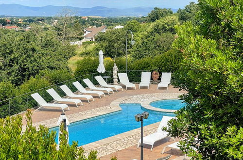 Photo 1 - Pool and Jacuzzi - Charming Villa in Umbria - Sleeps 24 - Lake View