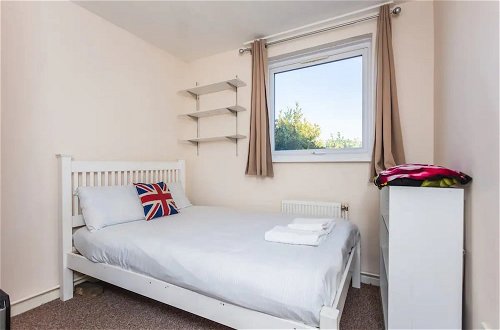 Foto 4 - Homely 2 Bedroom House in Kennington With Garden