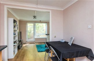 Photo 1 - Homely 2 Bedroom House in Kennington With Garden