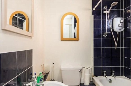 Foto 15 - Homely 2 Bedroom House in Kennington With Garden