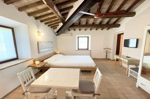 Foto 13 - Sleeps 11 Italian Holiday House With Private Pool Just Amazing - exc Yours