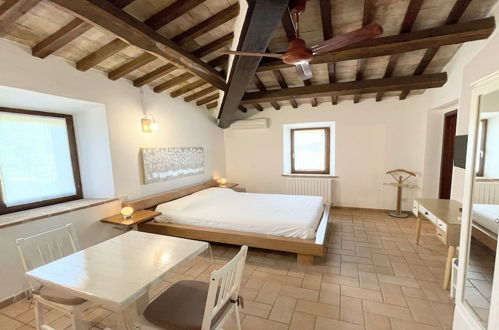 Foto 12 - Sleeps 11 - Huge Charming Italian Villa & Pool - Aircon - Wifi