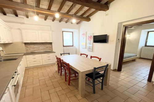 Foto 26 - 11 Sleeps - Holidays Vacation Villa With Pool - Spello By The Pool - Sleeps 11