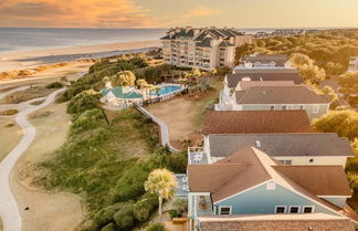 Photo 3 - High Tide By Avantstay Incredible Beach Front Home w/ Pool