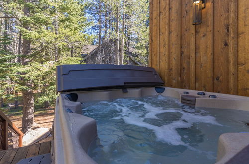 Photo 16 - Sawtooth by Avantstay Spacious Pine Tree Cabin w/ Hot Tub