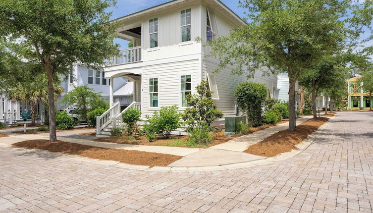 Foto 1 - Hiker House by Avantstay Beachy 4BR w/ Communal Pool + Porch