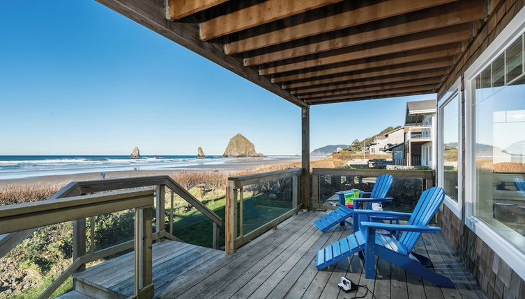 Photo 1 - Blue Starfish by Avantstay Ocean Views & Direct Cannon Beach Access