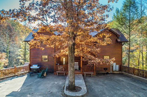 Photo 39 - Hazel by Avantstay Cliffside Modern Cabin w/ Incredible Views & Hot Tub