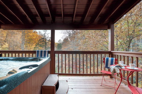 Photo 26 - Hazel by Avantstay Cliffside Modern Cabin w/ Incredible Views & Hot Tub