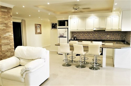 Photo 24 - Large, Stylish 2 bed Apartment With Pool Table in Pattaya