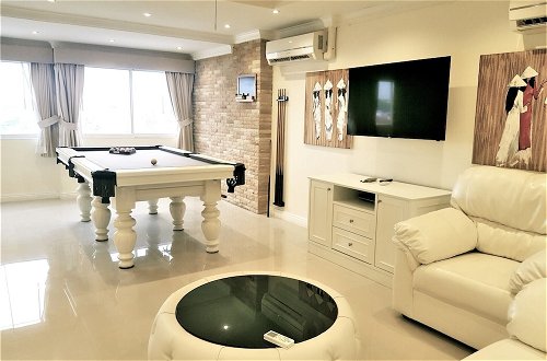 Photo 16 - Large, Stylish 2 bed Apartment With Pool Table in Pattaya